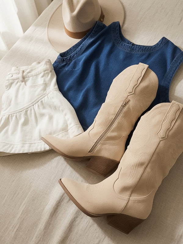 Western, but make it chic 🤠✨ From dreamy denim to statement boots and the sweetest little details...